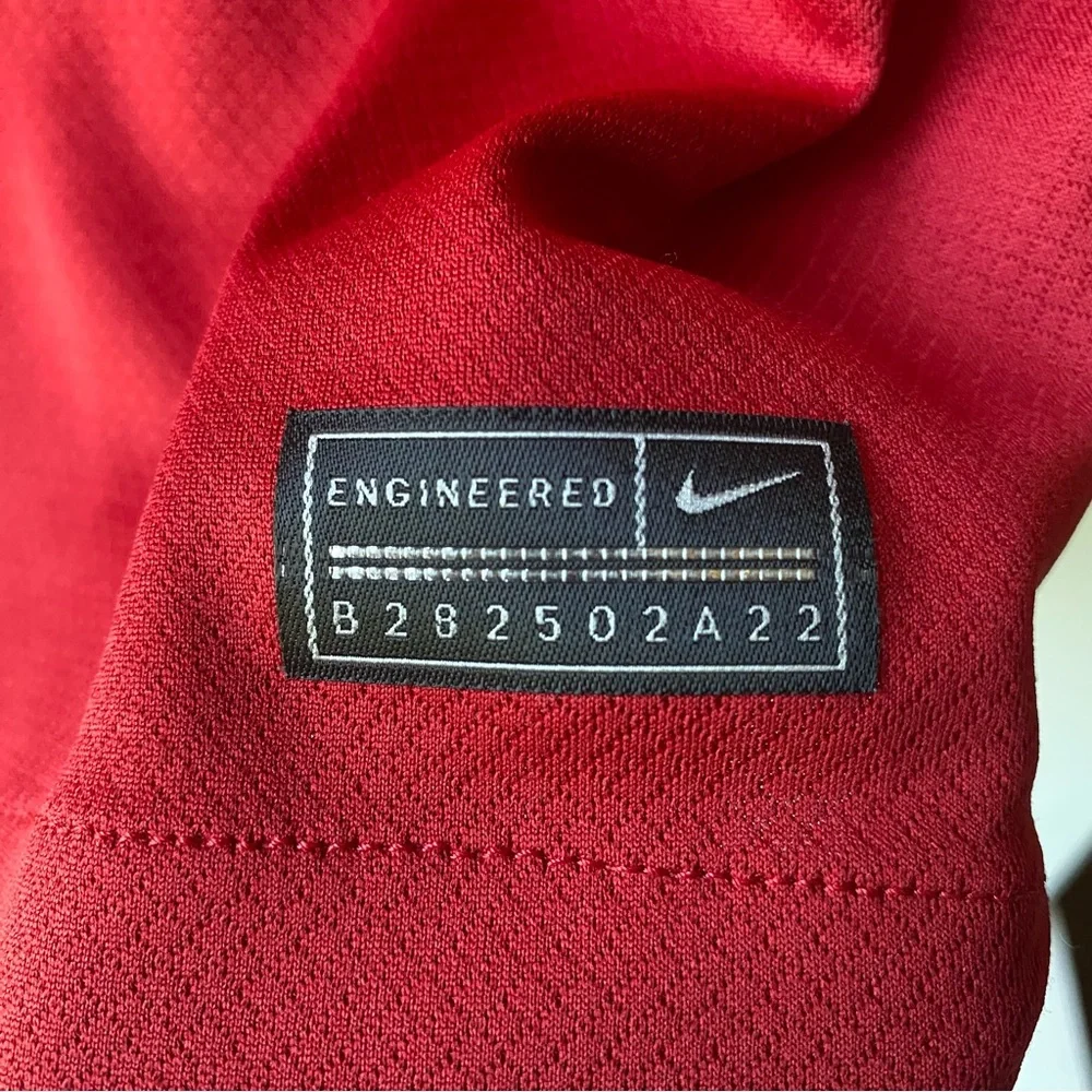 Liverpool FC 22/23 Mo Salah Home Kit - Picture 6 of 7